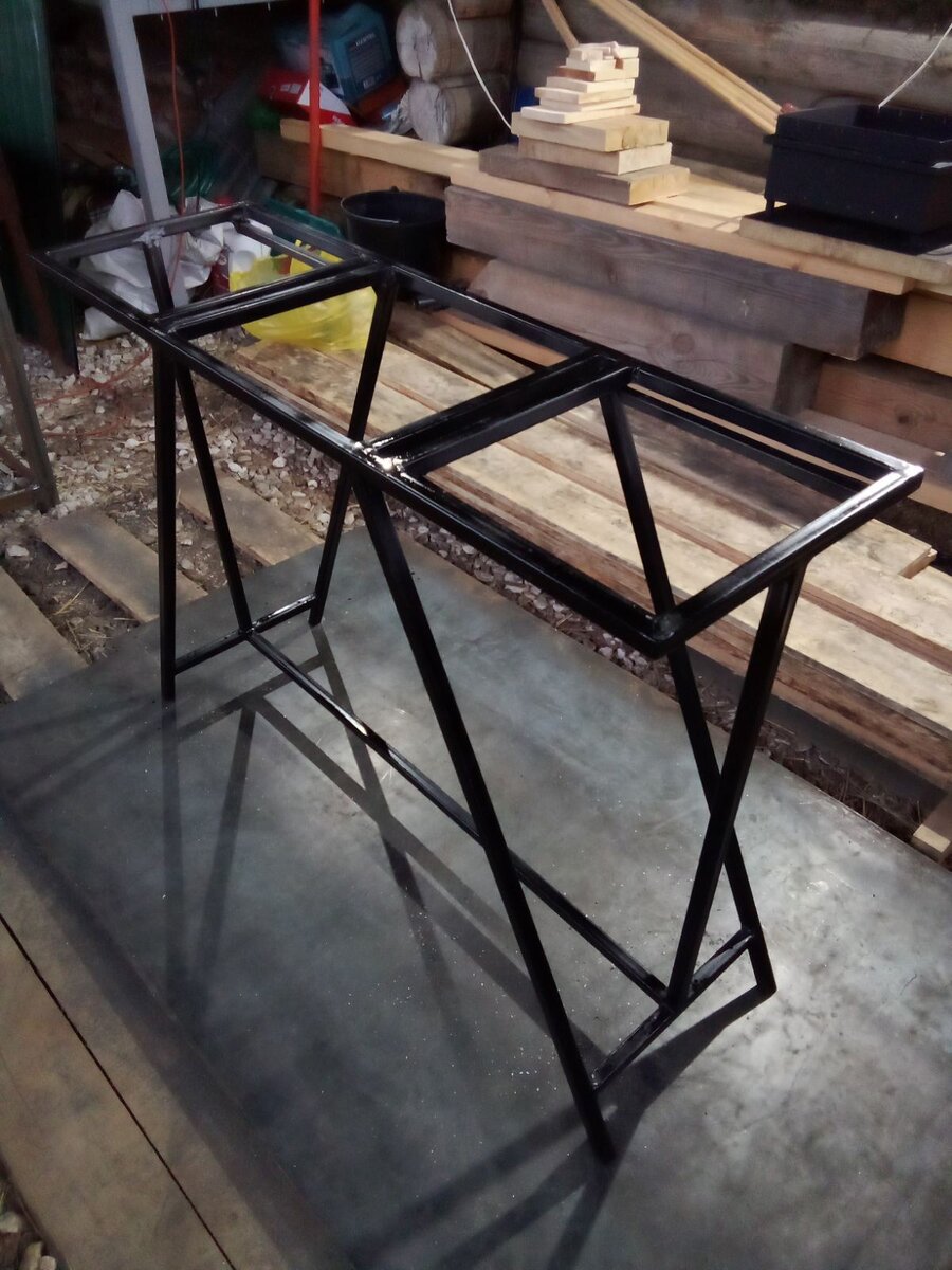 Сварная стойка под мангал