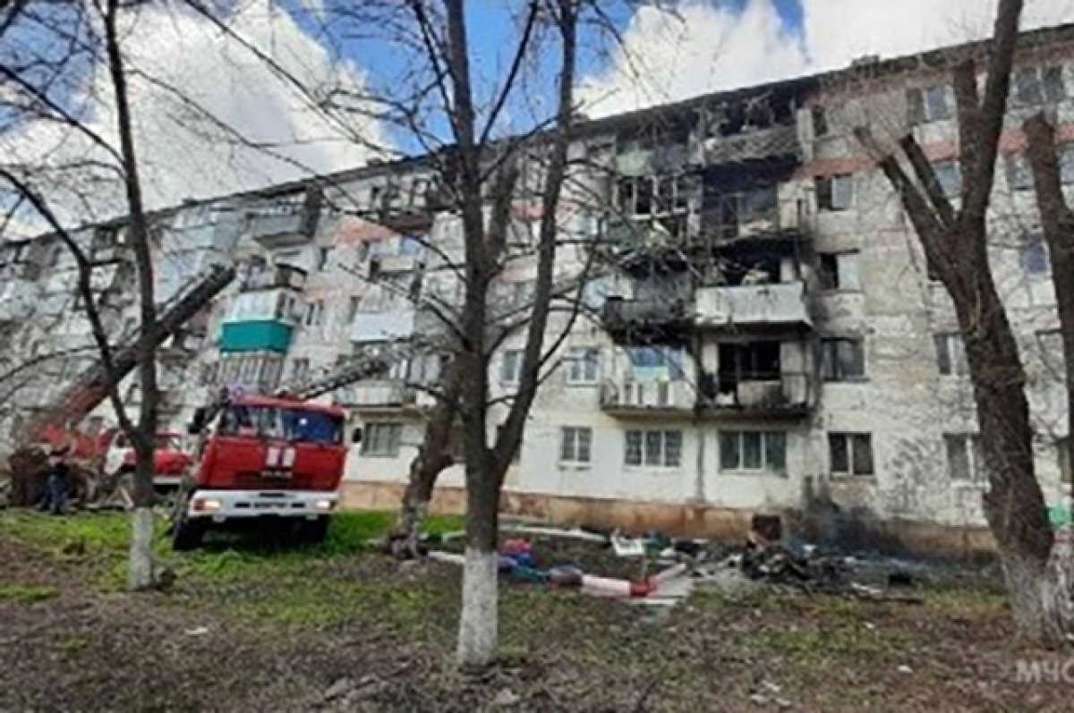 В Самаре в доме на улице Липяговской загорелись сразу несколько балконов |  АиФ-Самара | Дзен