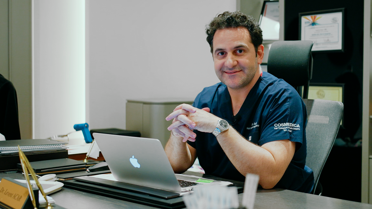 Доктор Levent Acar. Владелец и главный доктор клиники Cosmedica.