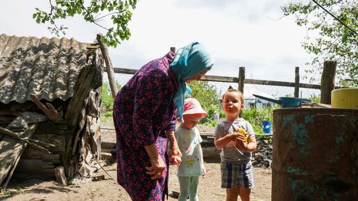 Жизнь в столетнем доме на Донском хуторе. Готовим ХРУСТЯЩИЕ и ВОЗДУШНЫЕ лепешки с МЁДОМ.