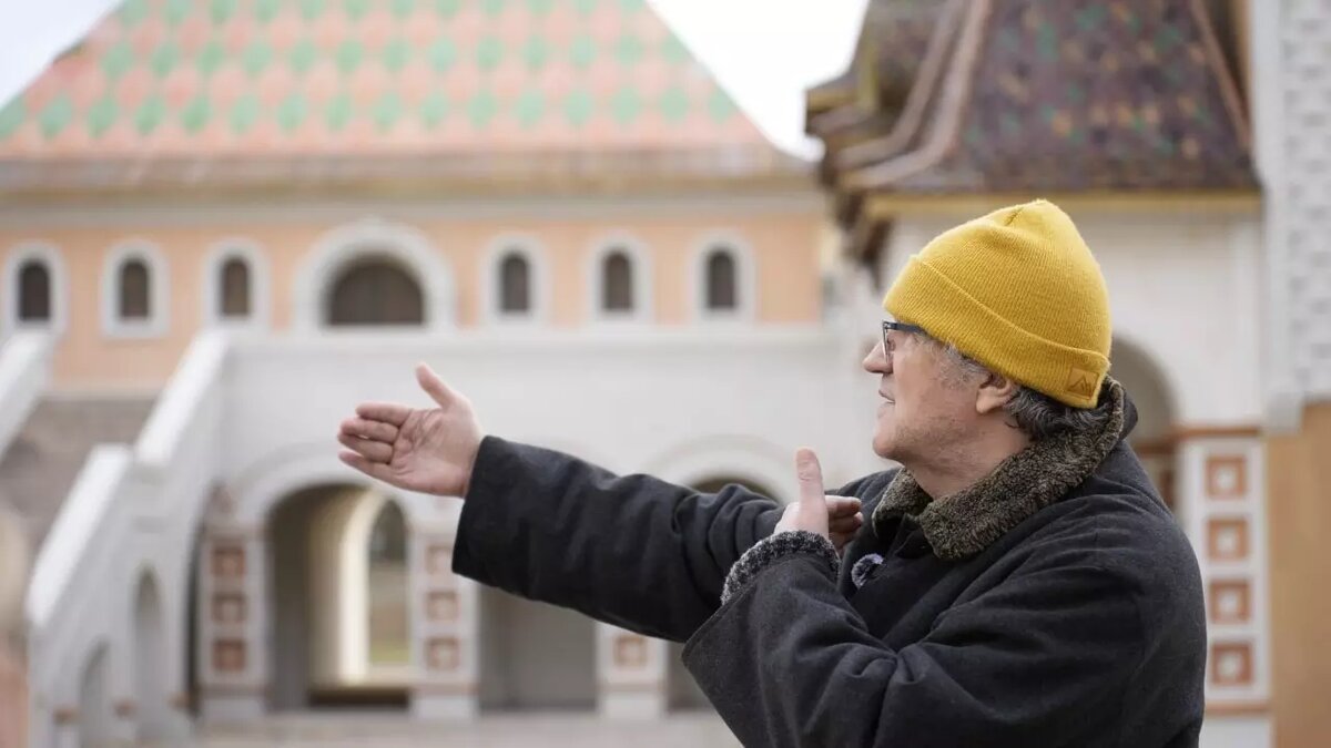     В своем новом фильме, снятом по произведениям Достоевского, сербский режиссер использует сюжетный ход, которого у классика нет.