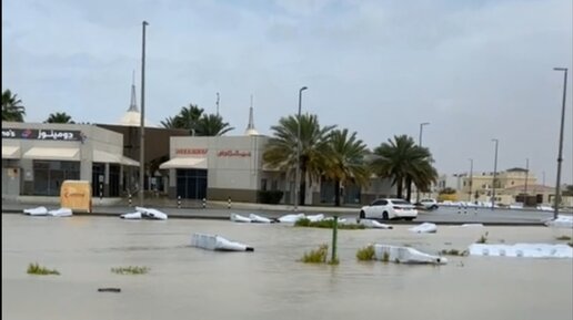 Дубай вновь затопило. Ливневый коллапс 16.04.2024