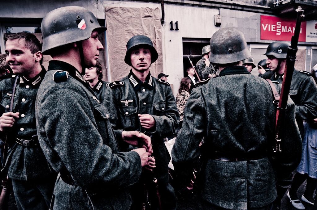 В тылу немецких армий действовали так называемые «айнзацгруппы». На мой взгляд, у тех, кто служил в таких оперативных командах, не было ни совести, ни чести.