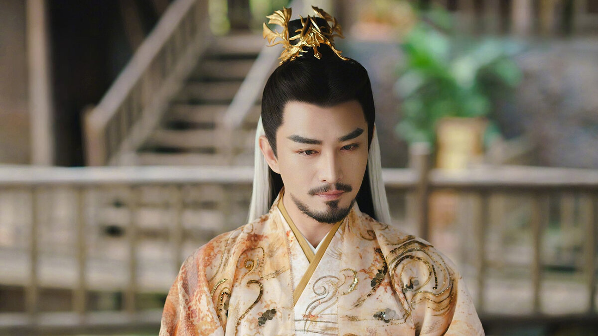 Хао Сюань которого играет Чжан Сяо Чэнь — старший брат Чу Куна и император небесного царства.