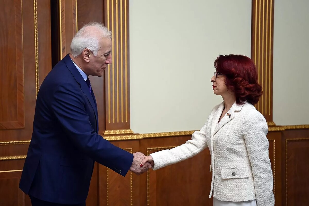 © Photo : official site of the President of RA