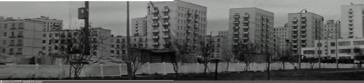 Панорамы, которые мы видим в первых кадрах фильма, снимали также в нынешнем Северном Медведкове: в окрестностях школы, 1967. С сайта www.pastvu.com.