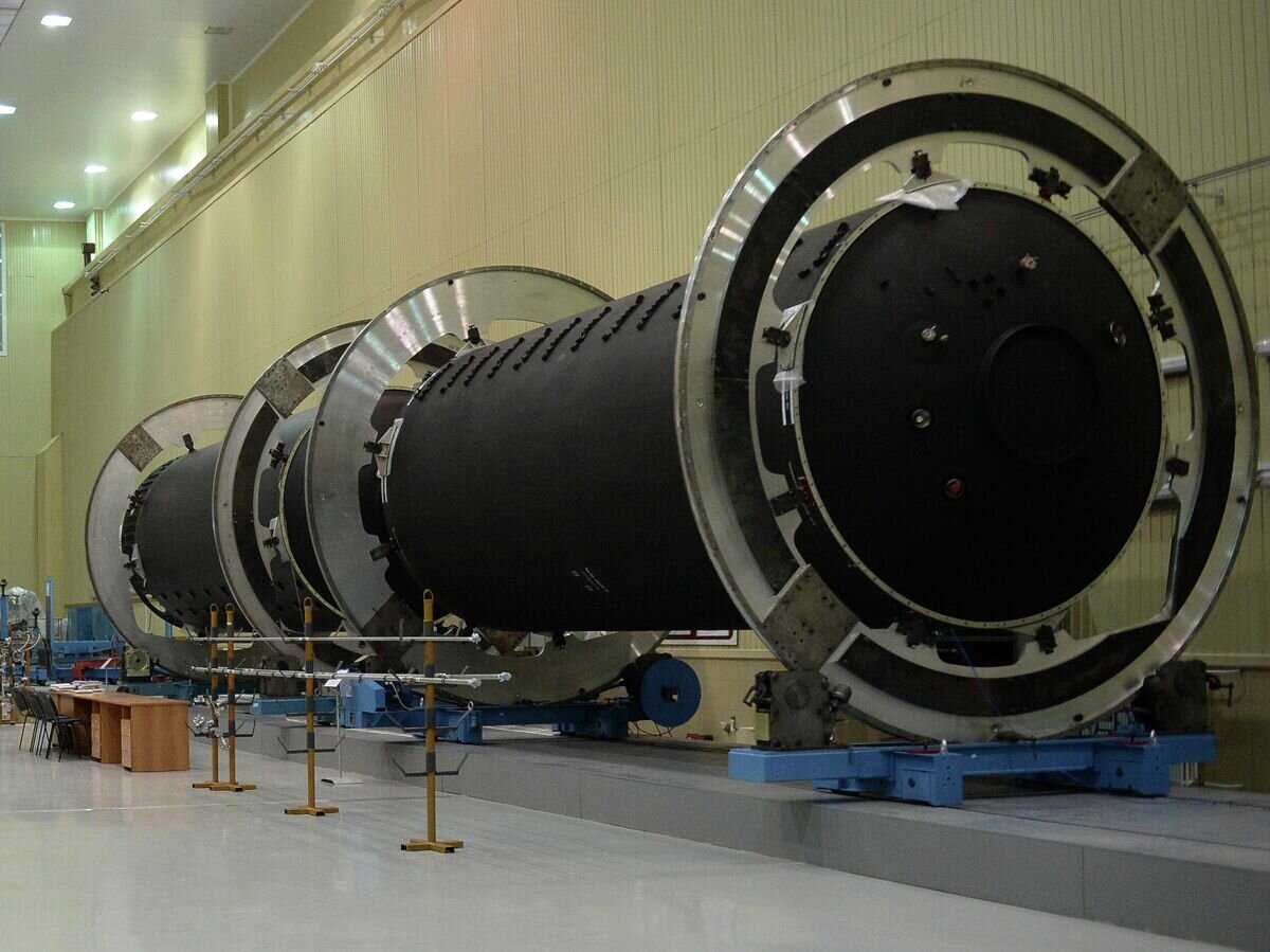    В одном из цехов производственного объединения "Полет" – филиала АО "ГКНПЦ им. М. В. Хруничева" в Омске© РИА Новости / Сергей Мамонтов