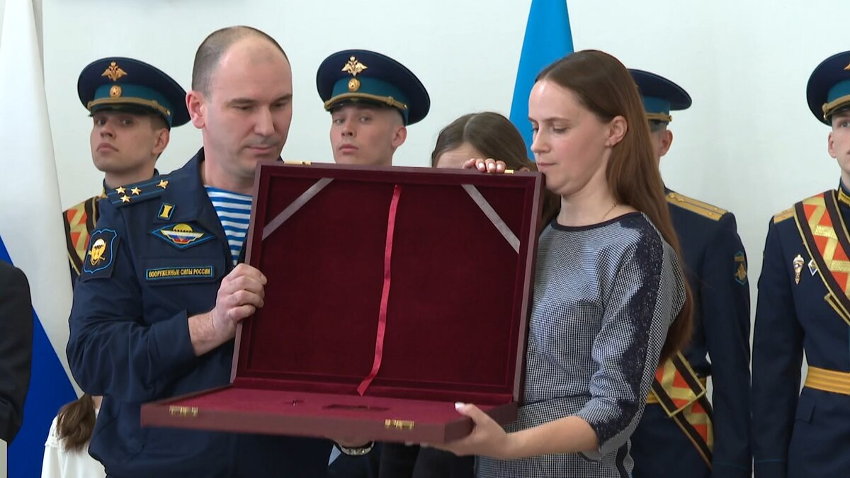    В Иванове вручили «Золотую Звезду» Героя