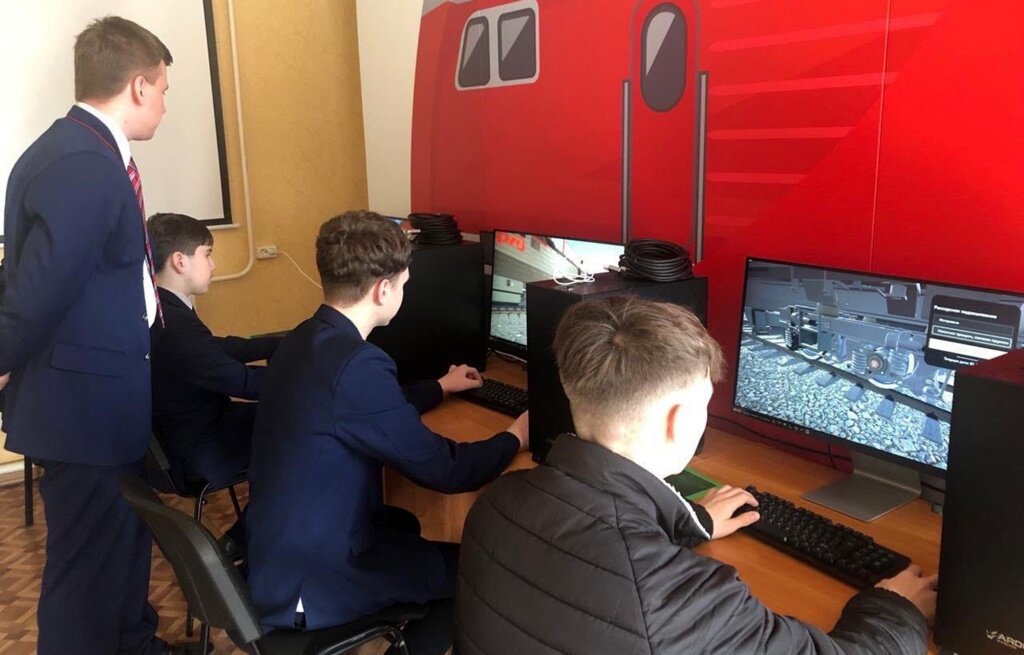 Уступи дорогу поездам! Сотрудники ОЖД рассказали ржевским школьникам о безопасном поведении