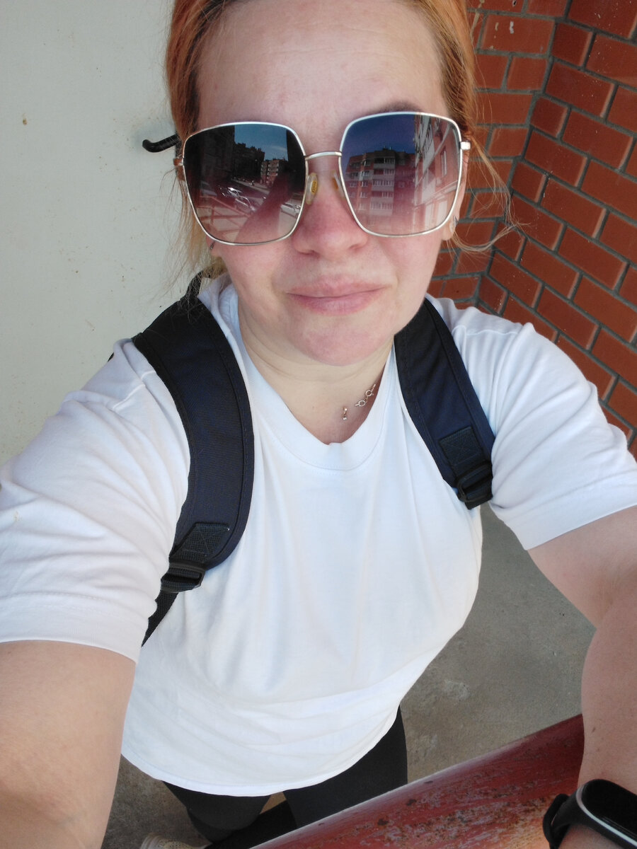 17.04.24 собралась идти наводить красоту на руках и ногах) 