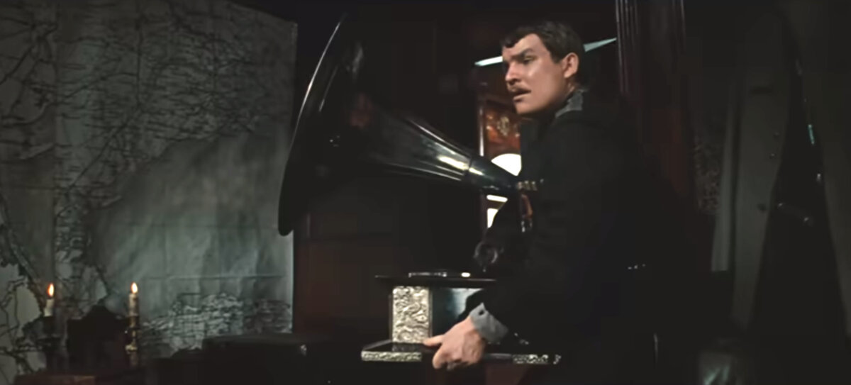 Кадр из кинофильма "Бег", 1979 г., режиссеры и сценаристы Александр Алов, Владимир Наумов, композитор Николай Каретников (скриншот)