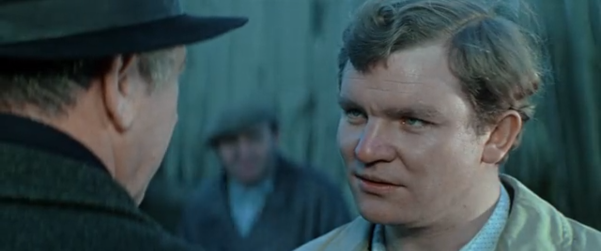 Кадр из кинофильма "Белорусский вокзал", 1970 г., режиссер Андрей Смирнов, сценарист Вадим Трунин, композиторы Альфред Шнитке, Булат Окуджава, Петр Морозов, Юрий Будилов (скриншот)