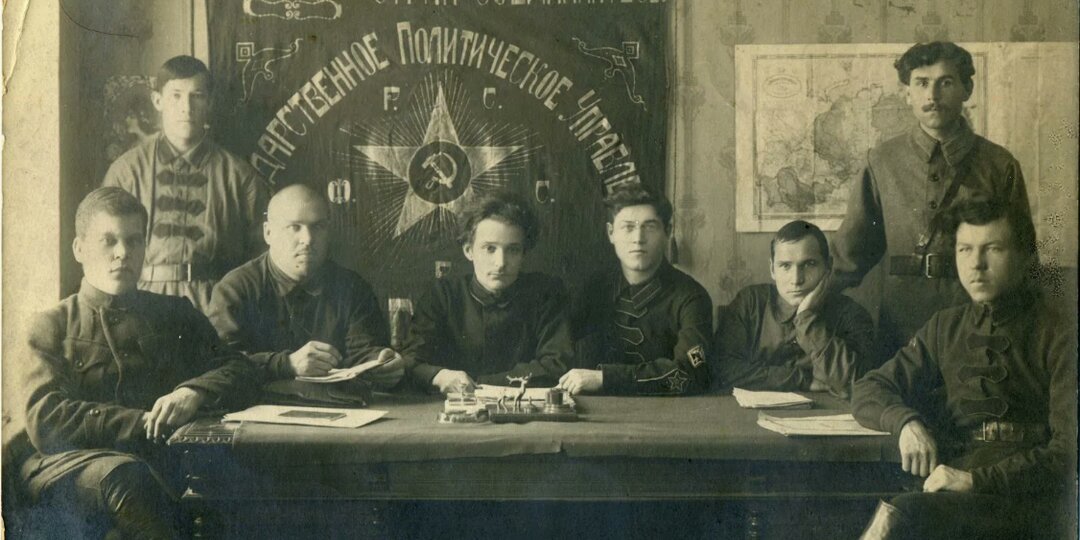 Кого никогда не брали служить в НКВД?