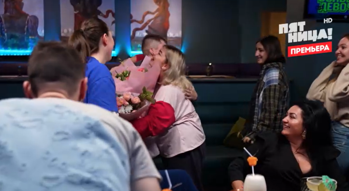 Кадр из шоу "Большие девочки" 