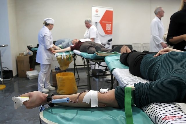    Как переливают кровь больным?