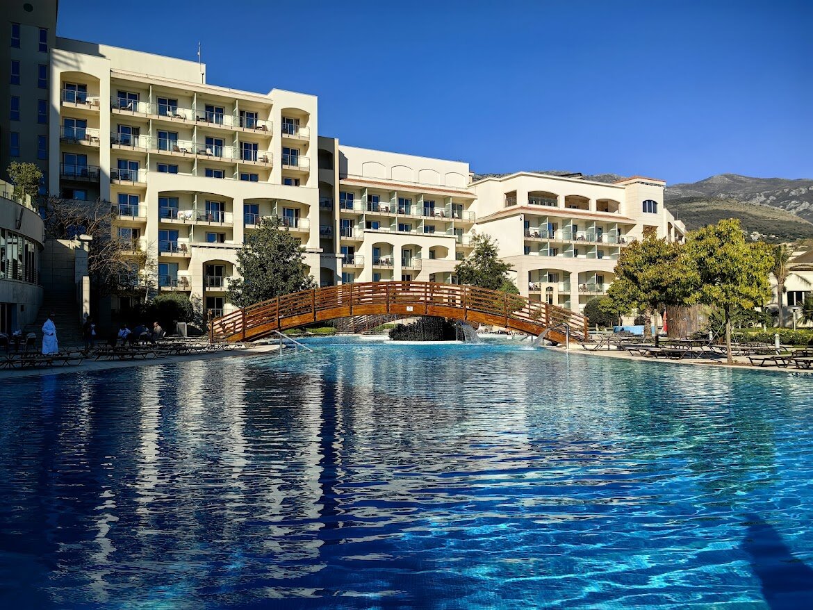 Территория отеля Сплендид, Бечичи