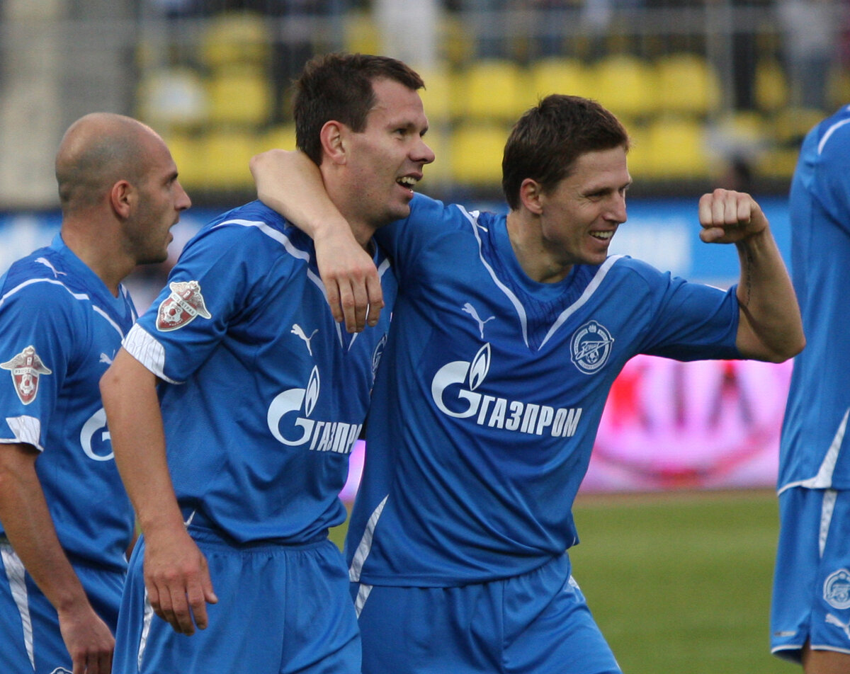 2009 год. Константин Зырянов и Игорь Семшов в игре за «Зенит». Фото Вячеслава Евдокимова