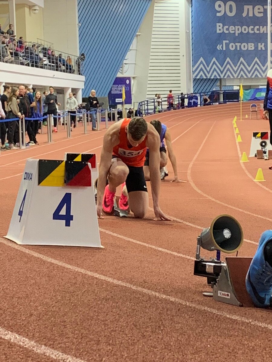 Бег 🏃 это большая ударная нагрузка на связки и суставы нашего тела и для неподготовленного организма, бег может сыграть злую шутку! Прежде всего нужно осознавать уровень своей физической подготовленности, ведь умение адекватно оценивать свои возможности являются основополагающими в тренировочном процессе.