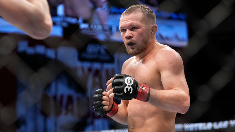 Список бойцов юфс тяжелый вес. Юфс тяжёлый вес список. Ufc фон взвешивания. Места ufc. Ufc фон взвешивания.