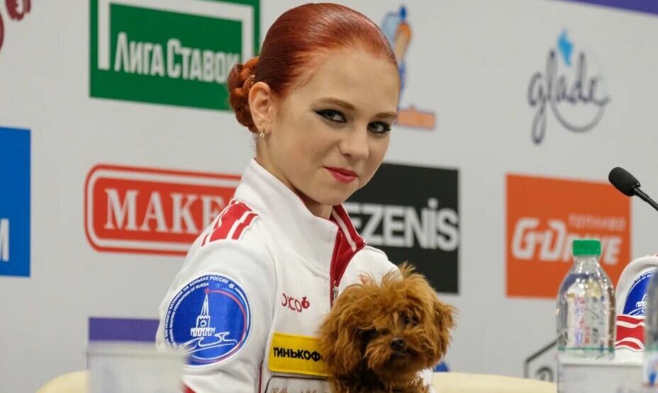    Фигуристка Трусова с любимой собакой Эллой. Фото: «КП-Петербург», автор Артем Килькин