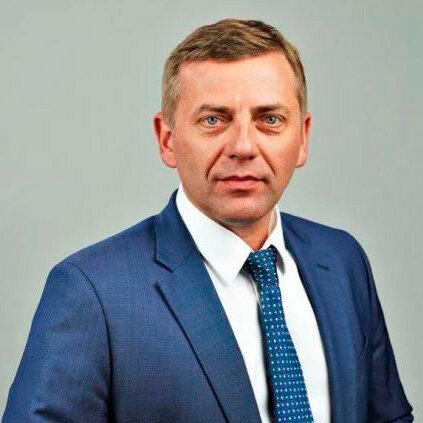 Мэр Бодайбо и района Евгений Юмашев выиграл суд об оскорблении в соцсетях. Как сообщает КП-Иркутск, летом 2022 года, в преддверии выборов он наткнулся на странице другого кандидата в соцсетях на нелестные высказывания о себе. Один из комментаторов обвинял действующего мэра в воровстве и лени.