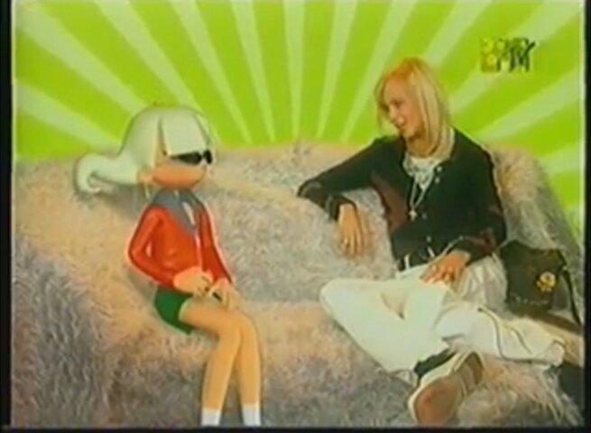 Глюк'Ozы. Когда-то они были вместе, и пели и передачи вели, но теперь, они разделились.