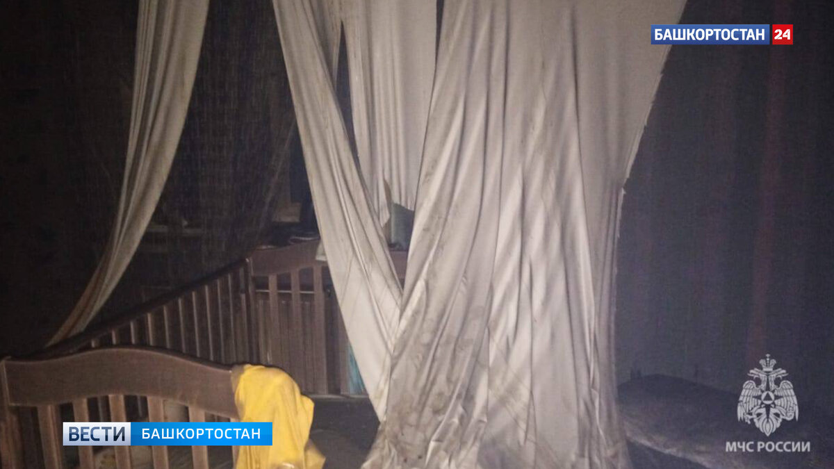    Неисправность электропроводки: в Башкирии из-за пожара семья с четырьмя малолетними детьми лишилась дома