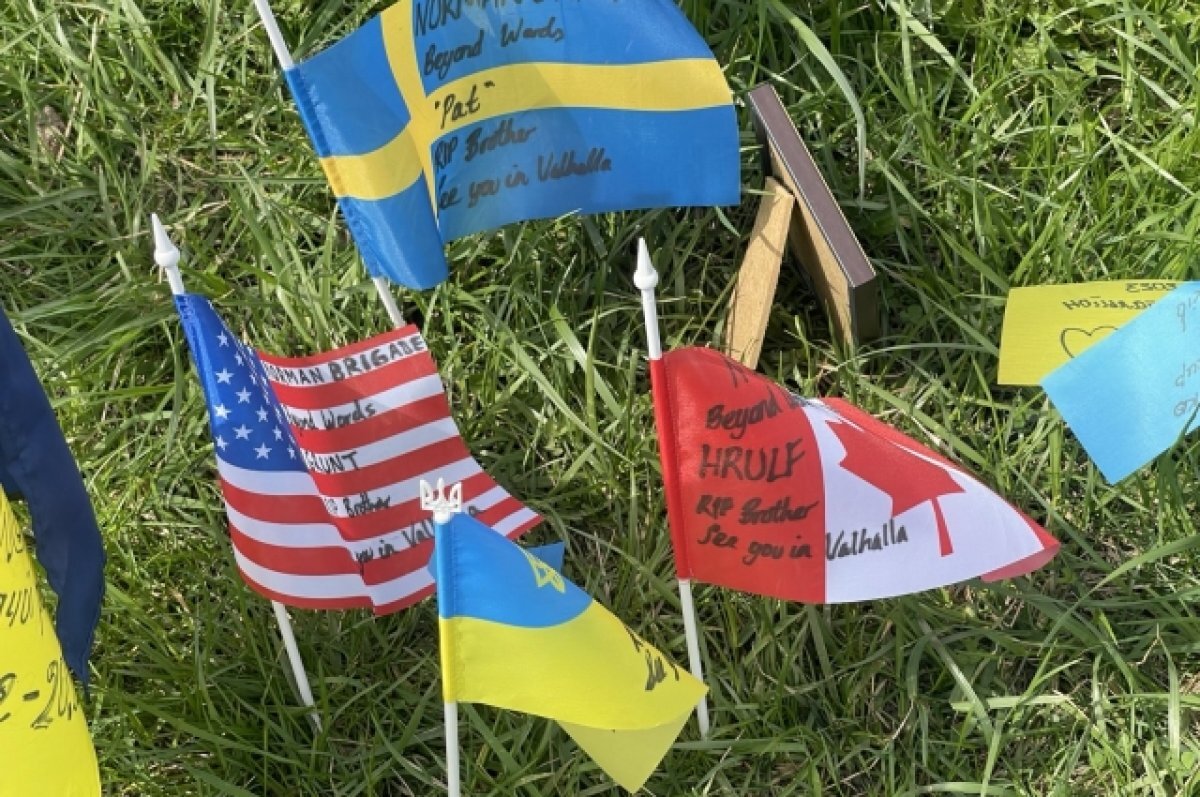    Идут пустые гробы.