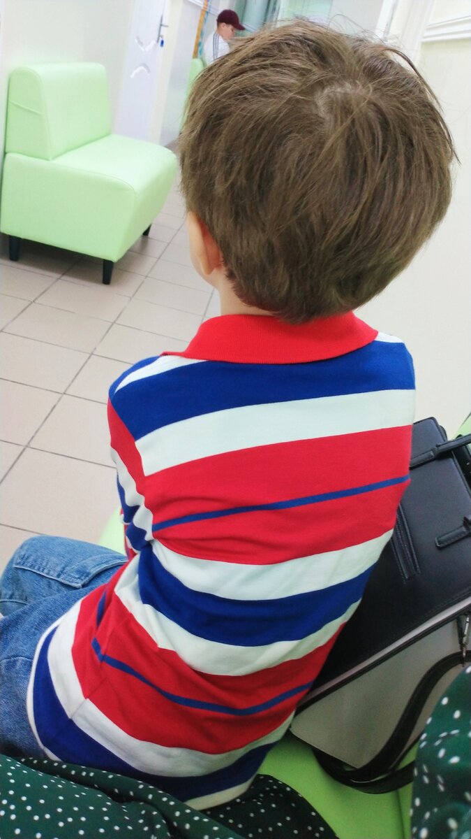 сидим в очереди.