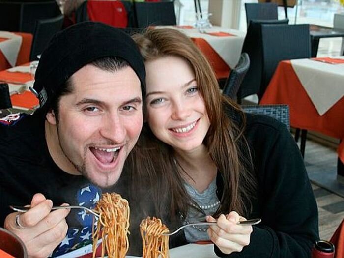 Пережил клиническую смерть, нашел жену в Интернете, развелся из-за ревности: Поч