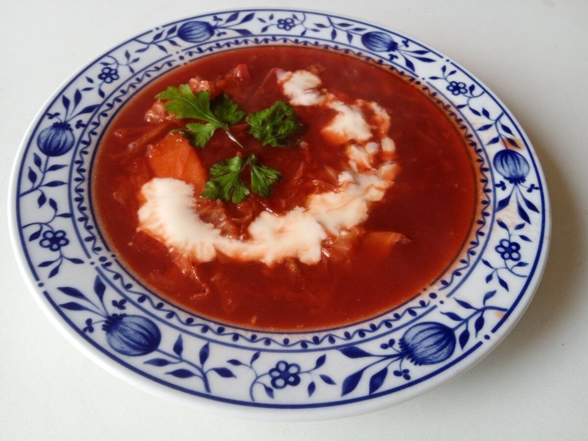 Правильный борщ и вкусный, и ароматный, и красивый! 