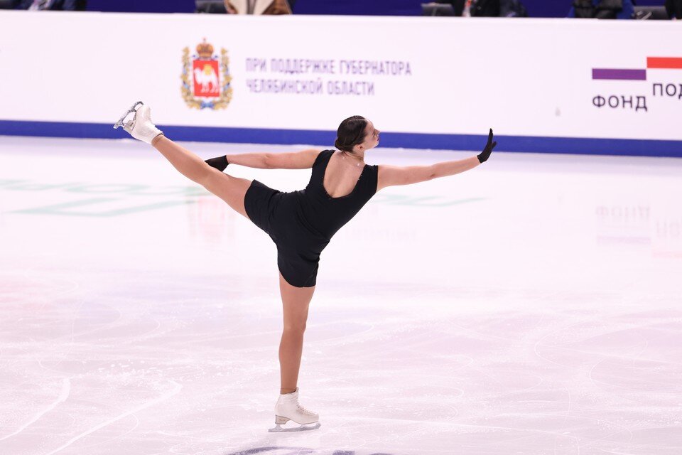    Известный тренер Татьяна Тарасова, комментируя соревнования, раскритиковала Марию Талалайкину за лишний вес Дарья ЧУВАТКИНА