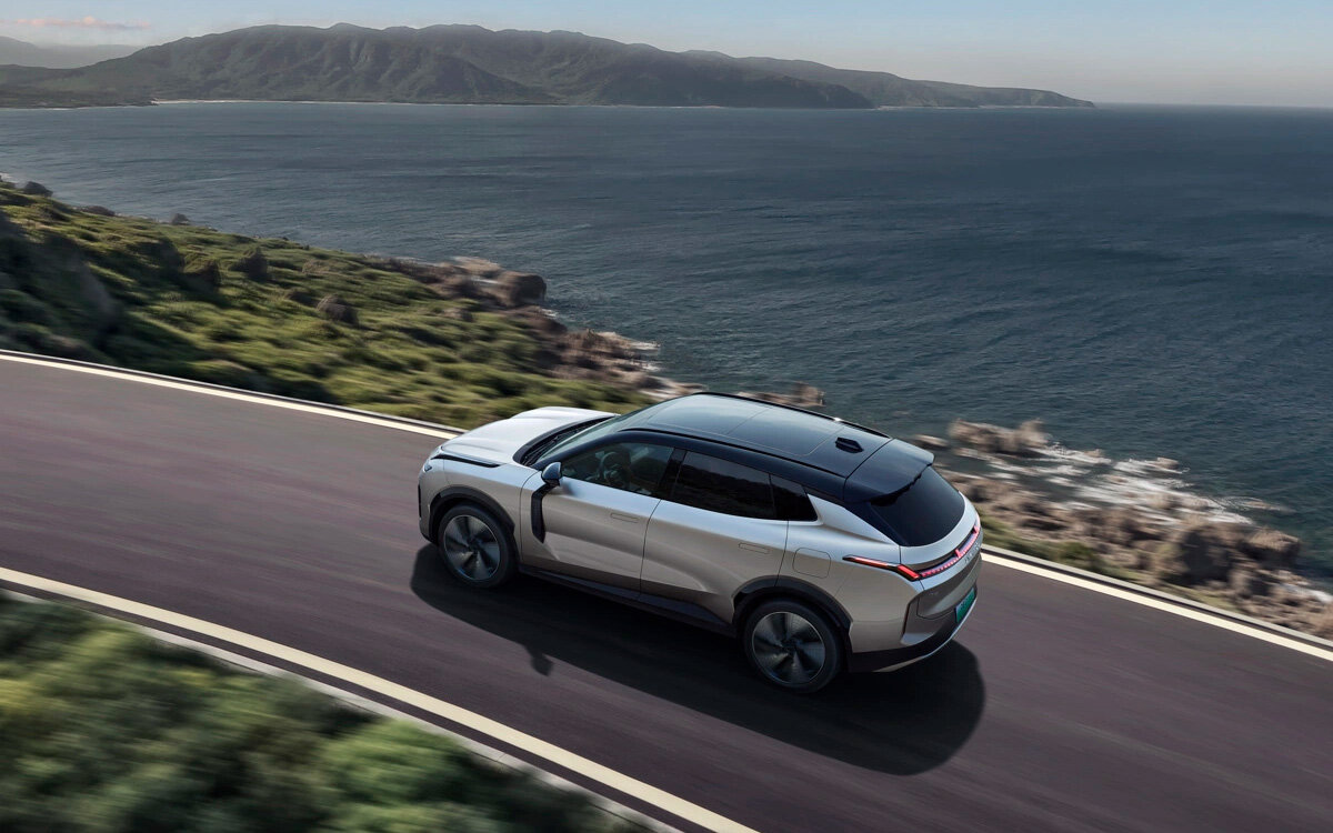 Lynk & Co📷Lynk & Co 08 EM-P 120 Long Range Plus