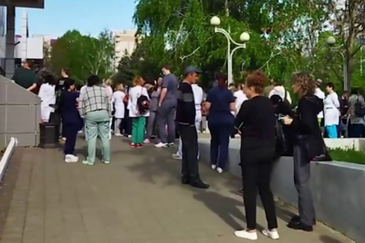    В Краснодаре эвакуировали людей из детской краевой больницы