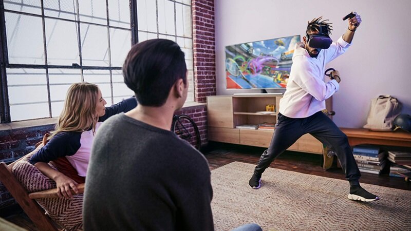 На фото: виртуальная реальность (VR) – это когда пользователь погружается полностью в трехмерное пространство, не видя реальности.