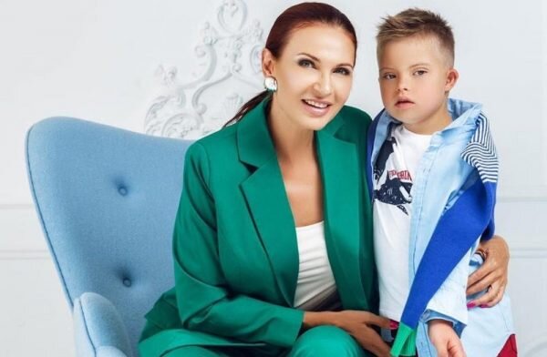 Эвелина Бледанс с младшим сыном, фото:ladymega.ru  📷
