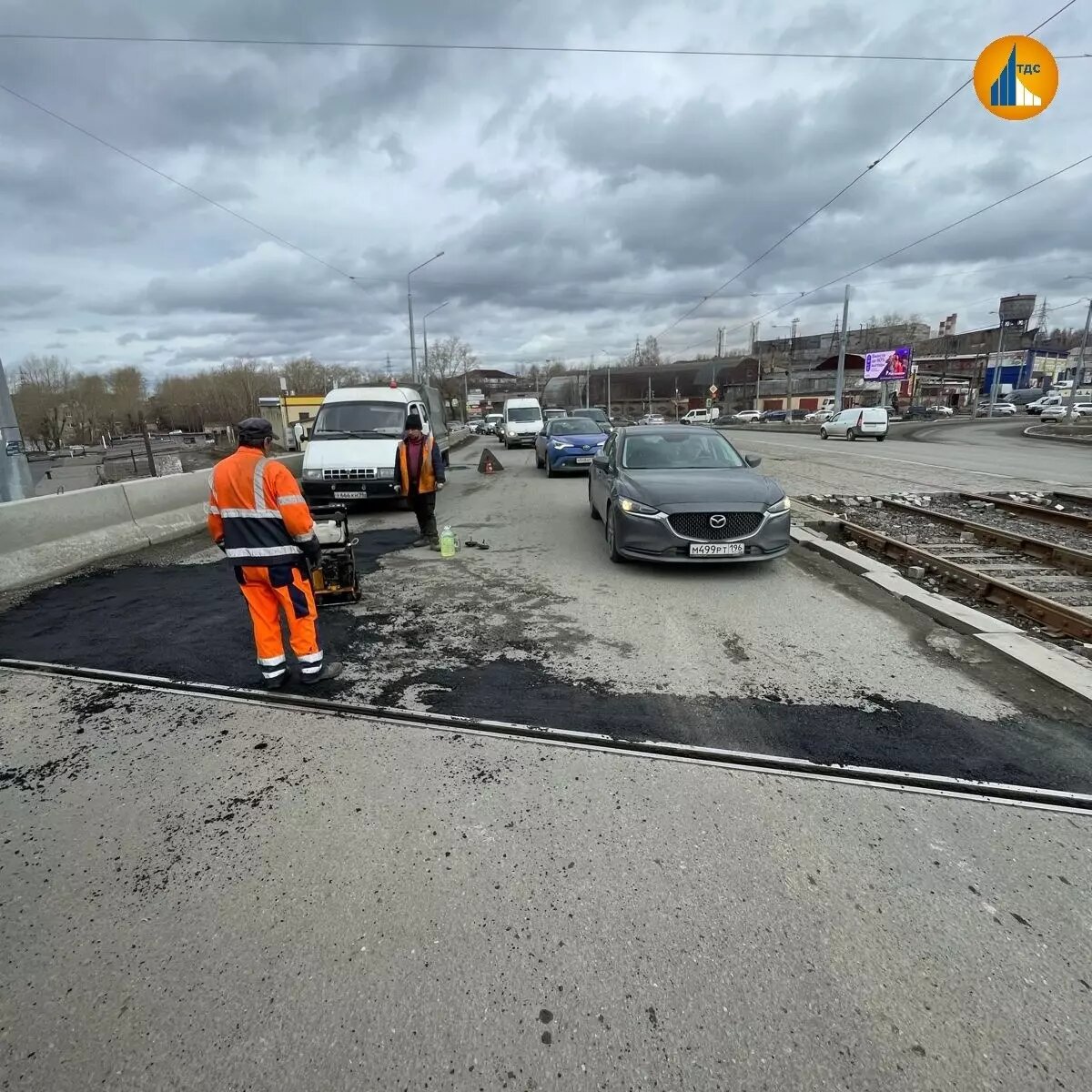 Дорожники провели ямочный ремонт в районе путепровода на Циолковского в Нижнем  Тагиле | Новости Тагила TagilCity.ru | Дзен