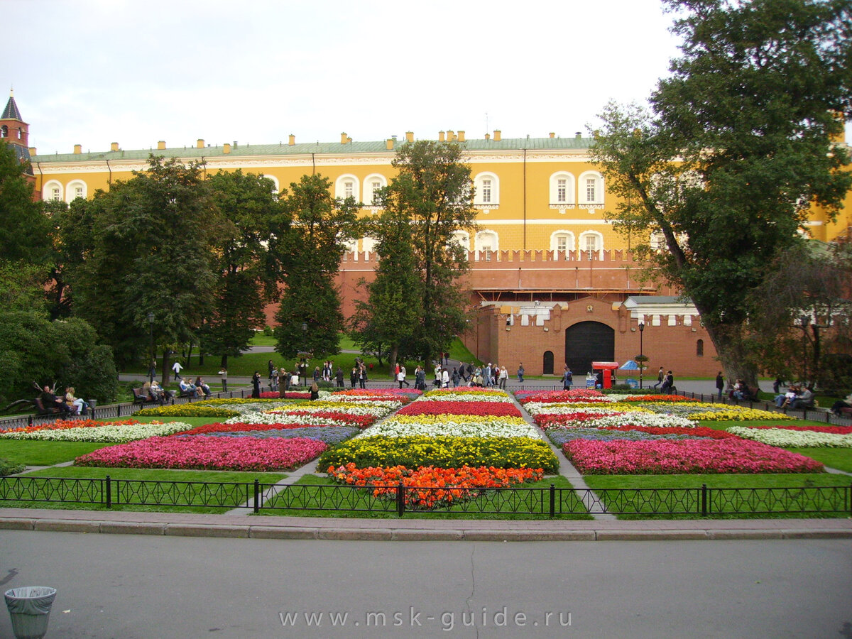 Александровский сад. Фото взято из открытых источников.