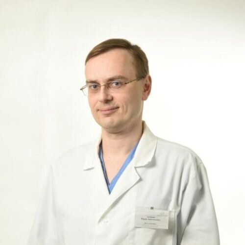    Нейрохирург Юрий Аксёнов    
Фото взято с сайта Единого реестра врачей Москвы mosgormed.ru