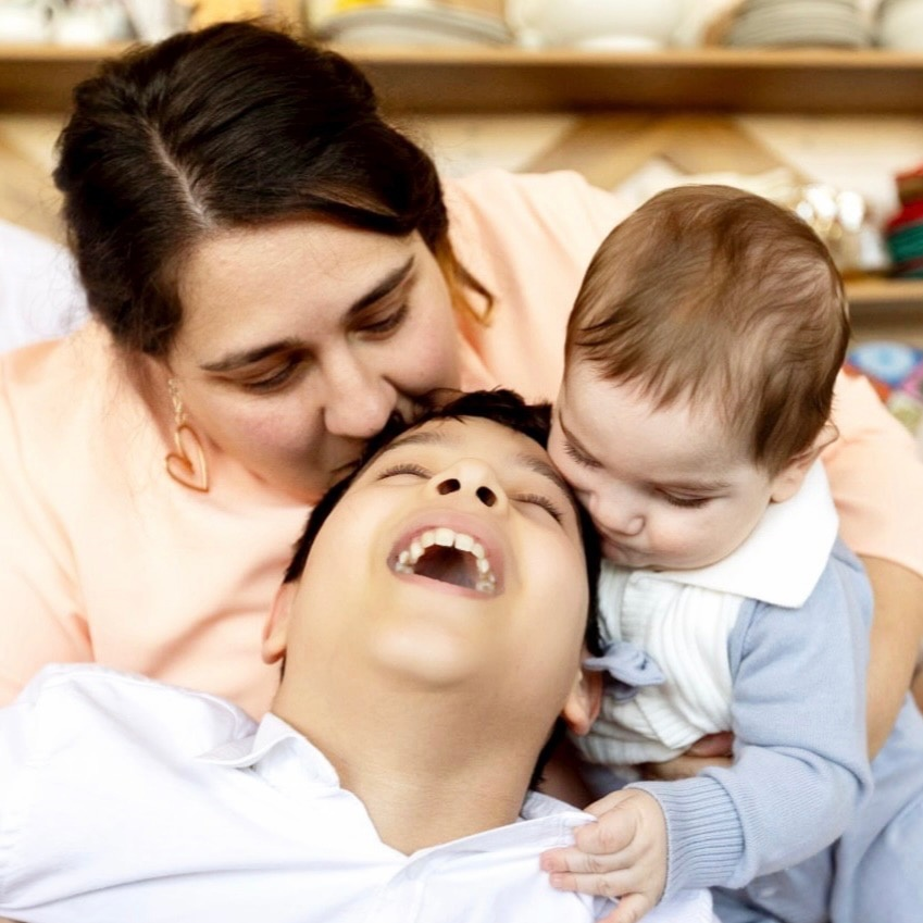 М. Амонашвили с детьми