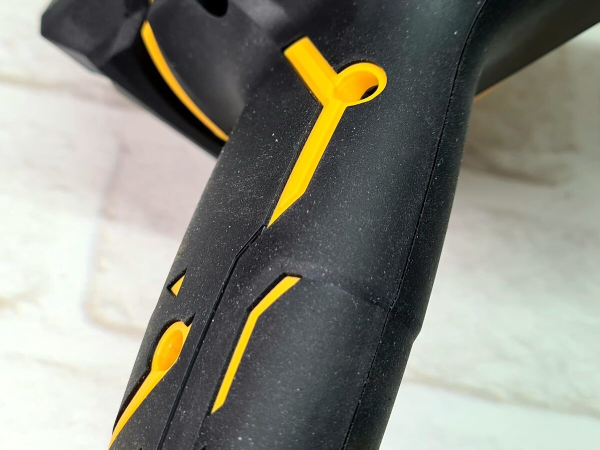 В этом обзоре познакомимся с техническим феном Denzel HGH-2000. Технические фены в народе еще называют «строительными».-11