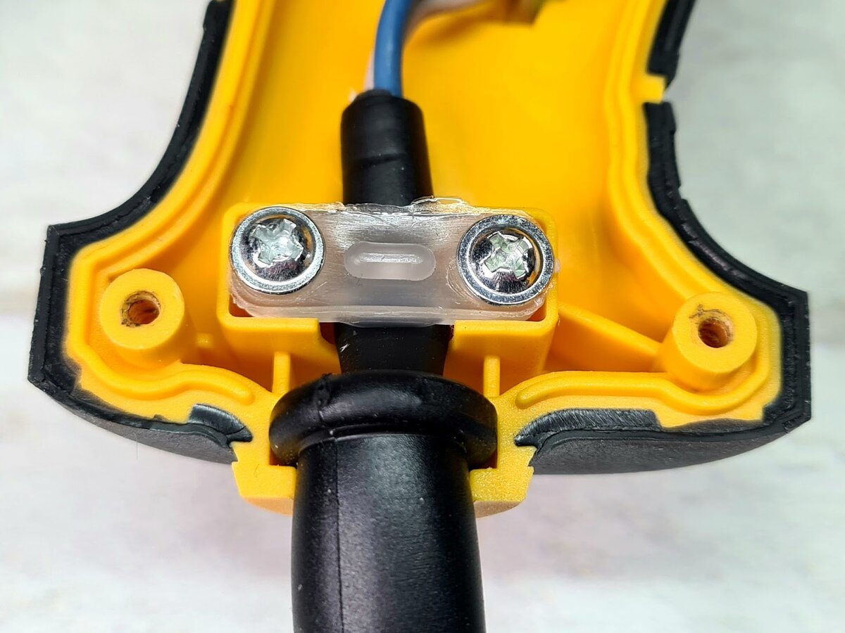 В этом обзоре познакомимся с техническим феном Denzel HGH-2000. Технические фены в народе еще называют «строительными».-15