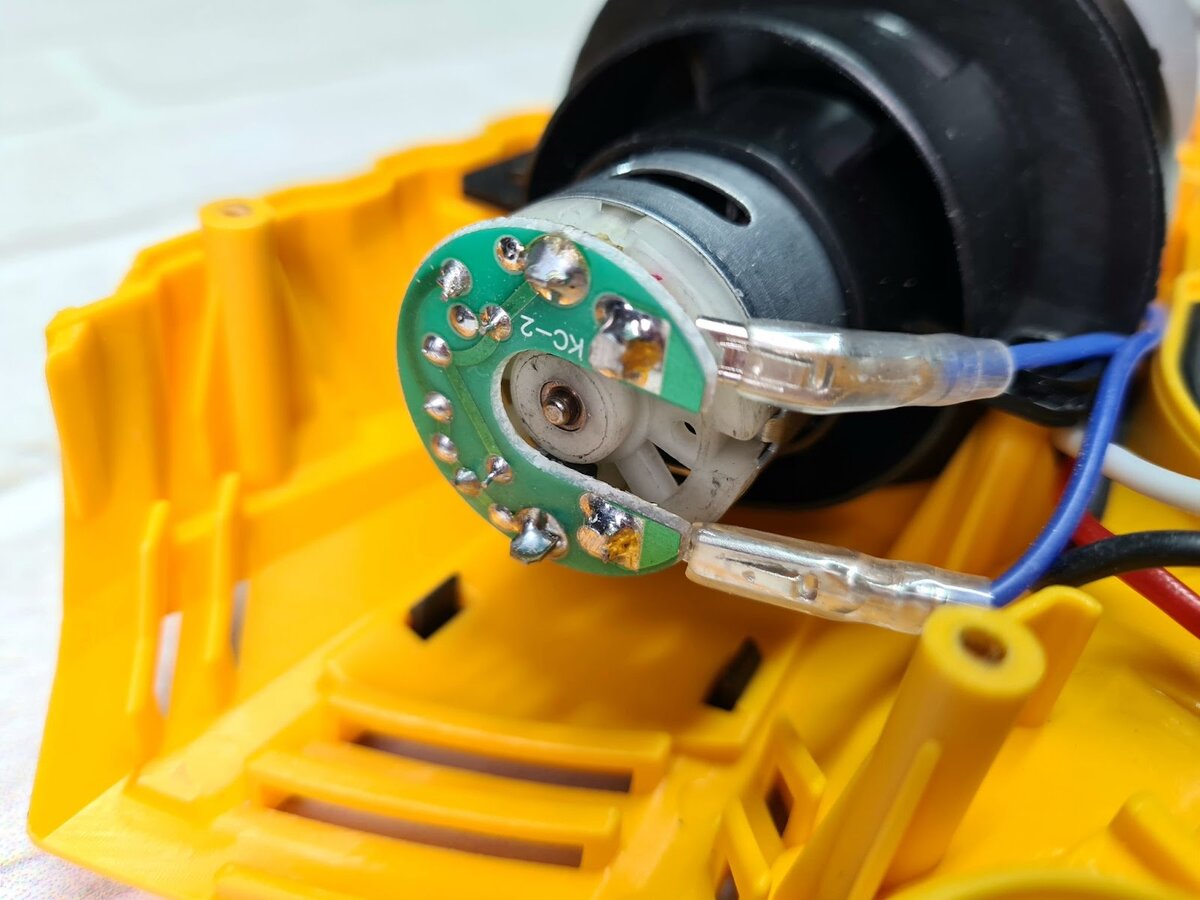 В этом обзоре познакомимся с техническим феном Denzel HGH-2000. Технические фены в народе еще называют «строительными».-21