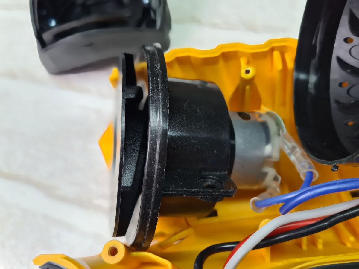 В этом обзоре познакомимся с техническим феном Denzel HGH-2000. Технические фены в народе еще называют «строительными».-23