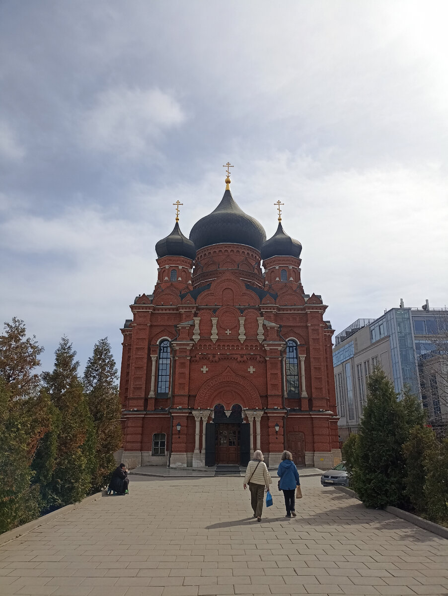 Фото делала несколько дней назад, ещё в хорошую погоду, а сегодня у нас штормовое предупреждение