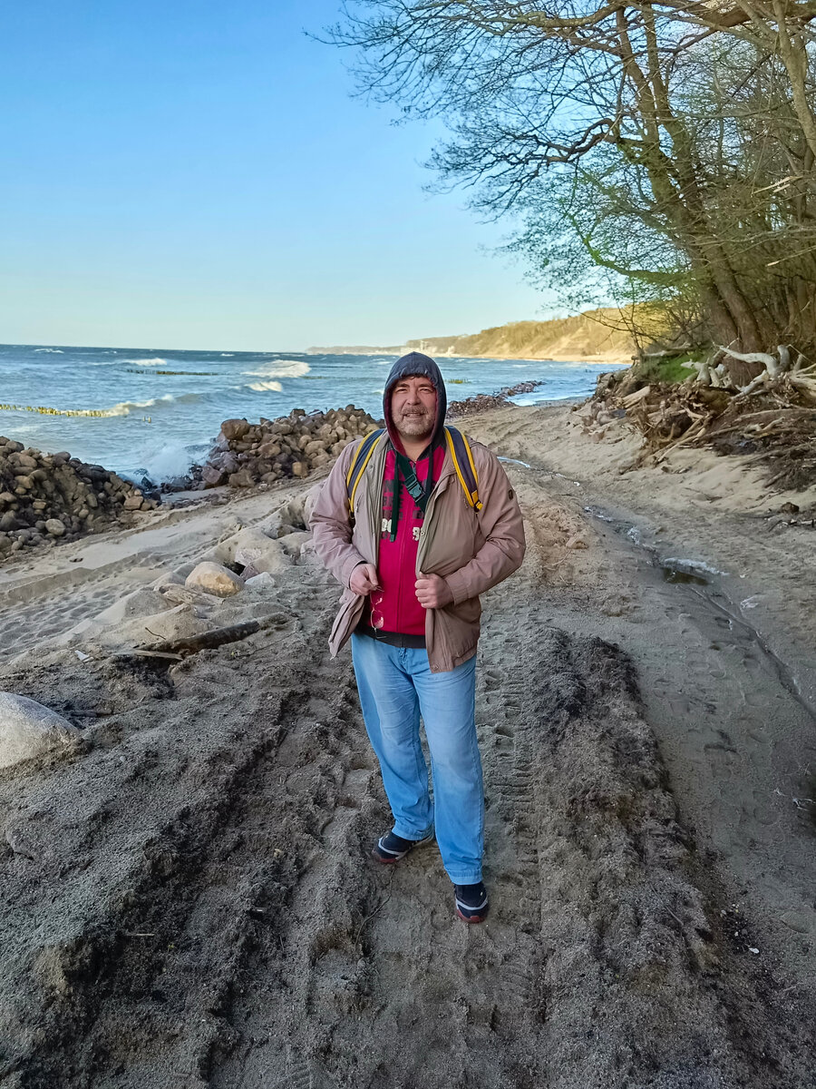 ...и по берегу моря)