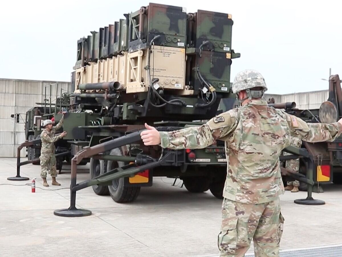    Военнослужащие армии США испытывают противоракетный комплекс "Пэтриот"© Фото : DoD / Staff Sgt. Monik M.A. Phan