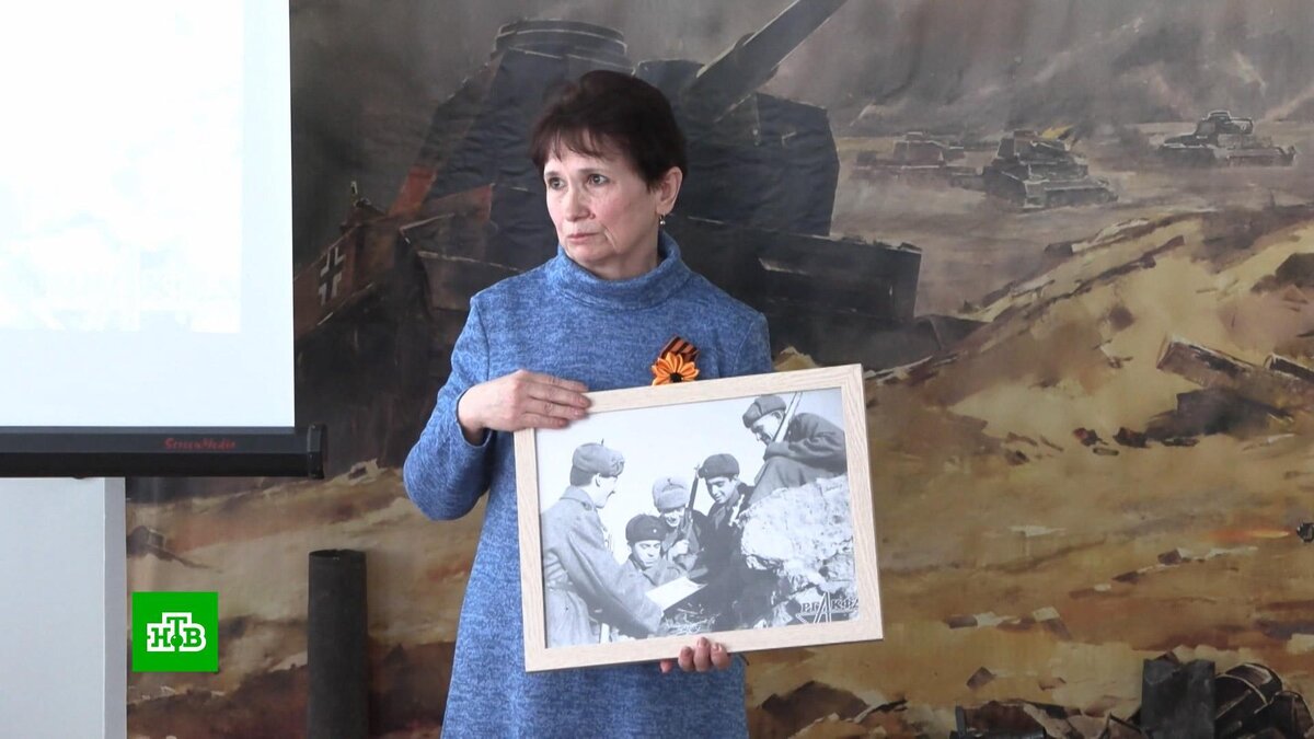 [ Смотреть видео на сайте НТВ ] В Ростовской области родственникам красноармейца, погибшего в годы Великой Отечественной войны, передали его фотографию 80-летней давности.