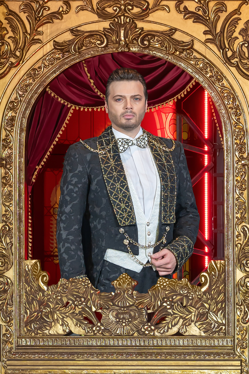 Максим Катырев в роли Мистера Икс