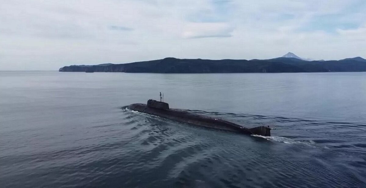 Подводная лодка во время развертывания кораблей Тихоокеанского в рамках стратегических командно-штабных учений Восток-2022 в акватории бухты Золотой Рог.https://war-book.ru/podvodnye-lodki-proekta-705-lira/